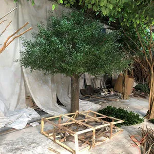  Revolutionerende boligindretning med kunstige oliventræer 