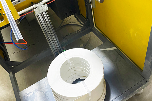 Poloautomatické aplikace olepovačky hran PVC a ABS a běžné odstraňování problémů