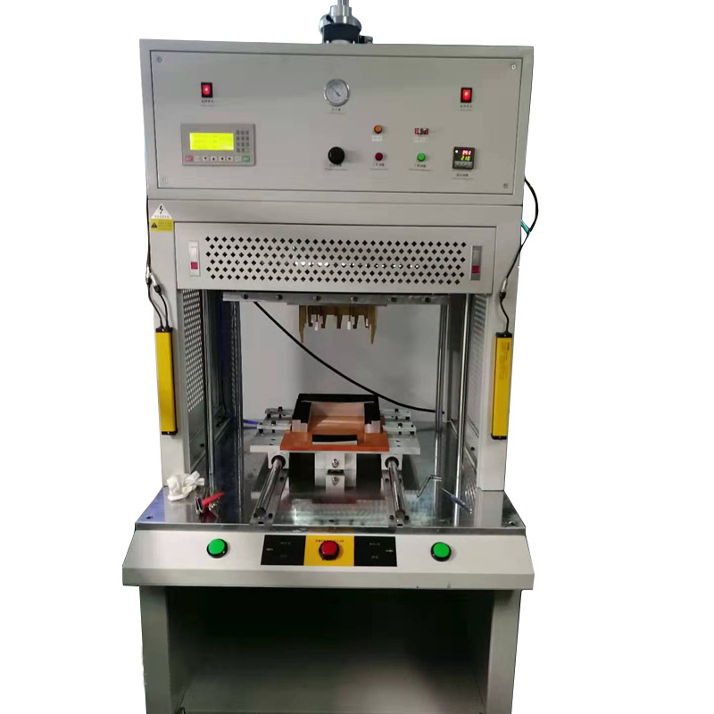 Gantry type hot melt machine