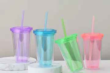 Ar plastikiniai kelioniniai puodeliai yra saugūs mikrobangų krosnelėje?