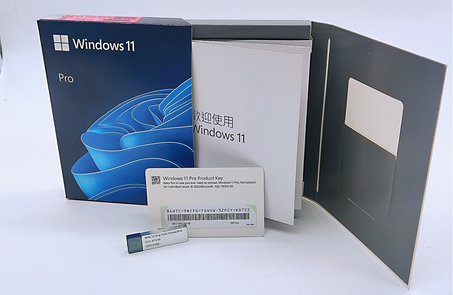 Microsoft Windows 11 Pro - USB Flash Drive - English