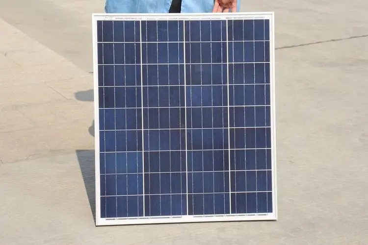 Combien de panneaux solaires sont nécessaires pour 100 MW ?
