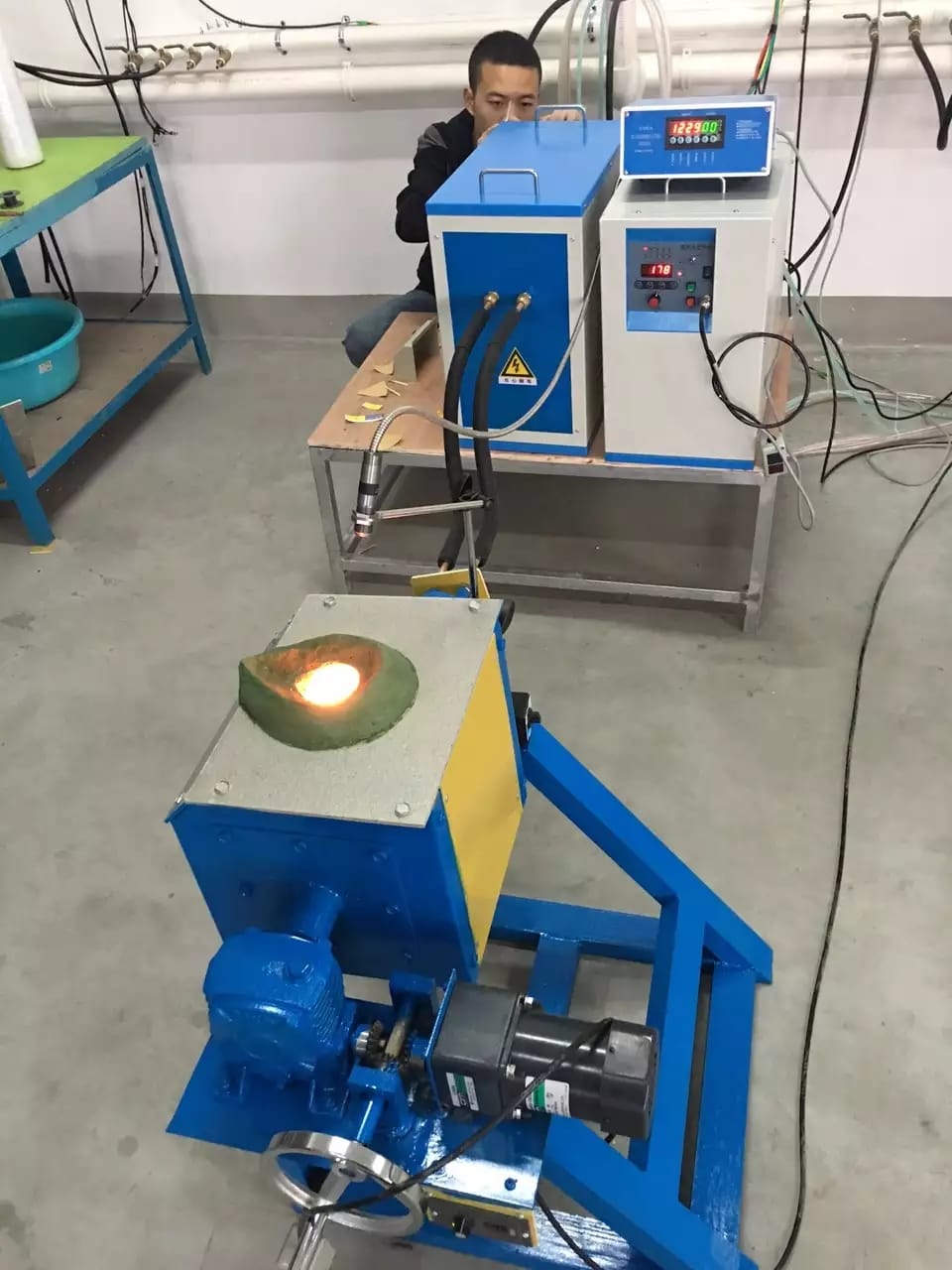 Magnetic induction rotary furnace for lead smelting metal machinery