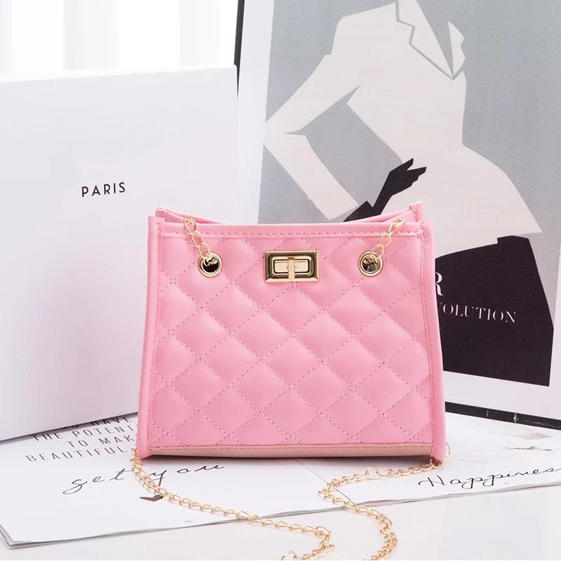  Модні гарні якості Маленькі жіночі сумочки на квадратному ланцюжку з індивідуальним логотипом Оптові сумки (2) 