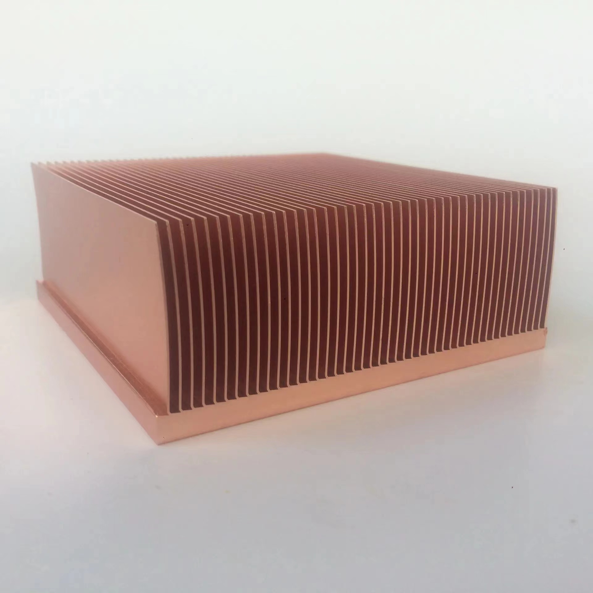 Copper shovel-tooth heatsink