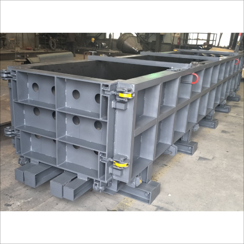 Concrete power duct mold