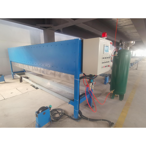 Demoulding oil spraying machine