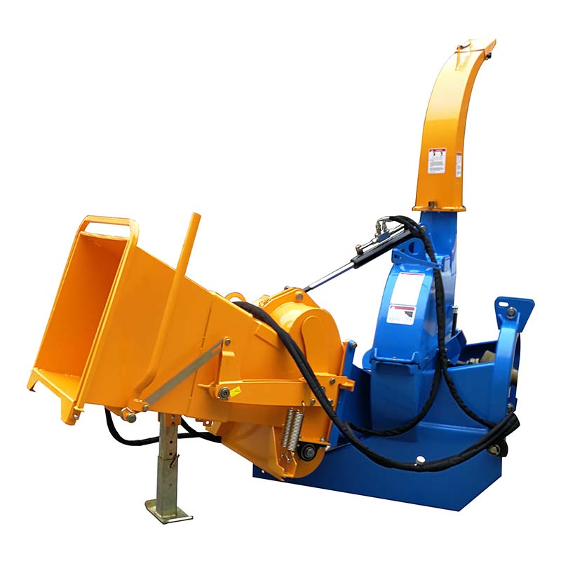 BX122R TRACTOR WOOD CHIPPER