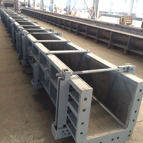 Steel mold for prefabricated solid square spun pile