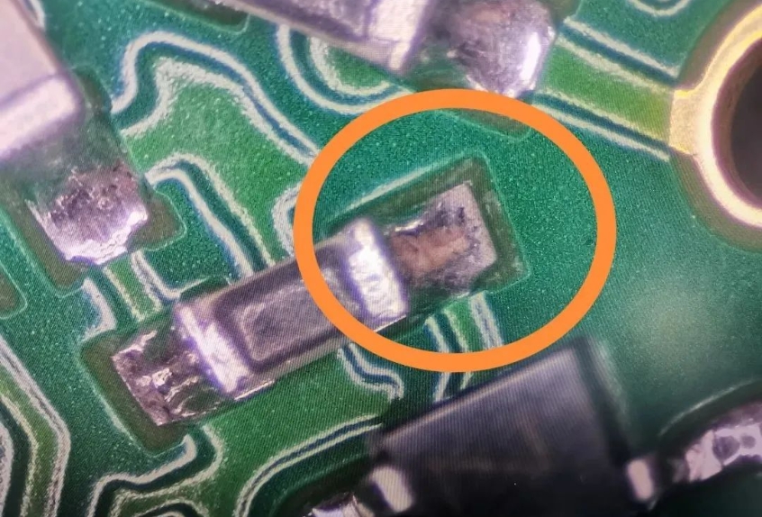 Why White Residue Still Appear on PCB After Cleaning