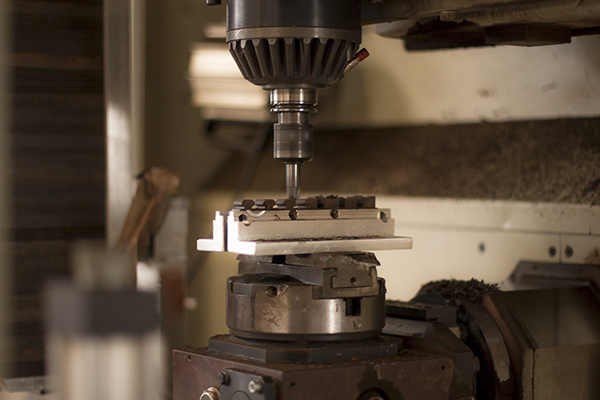 What Are The Advantages Of CNC Five-Axis Machining Production?