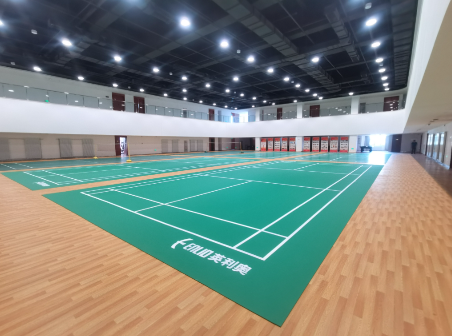 Whether indoor pickleball courts made of the same material as badminton courts?