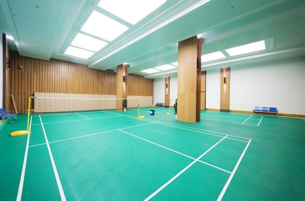 Whether indoor pickleball courts made of the same material as badminton courts?