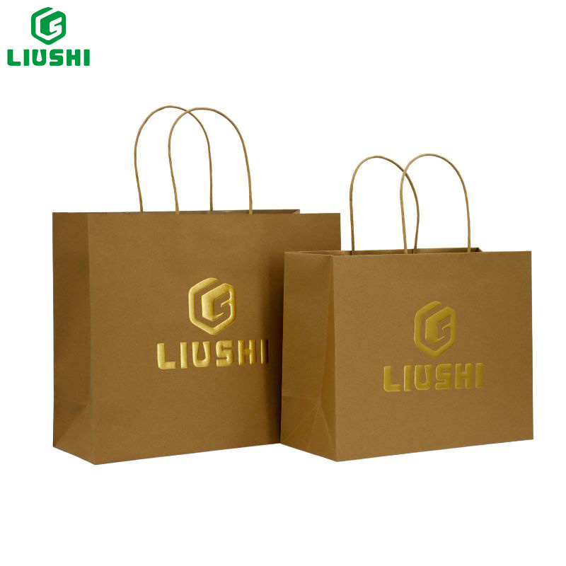 Bolsa de compras de papel kraft con logo.