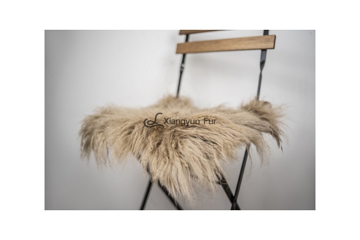 The Luxurious Comfort of Sheep Fur Chairs: A Rising Trend in Home Décor