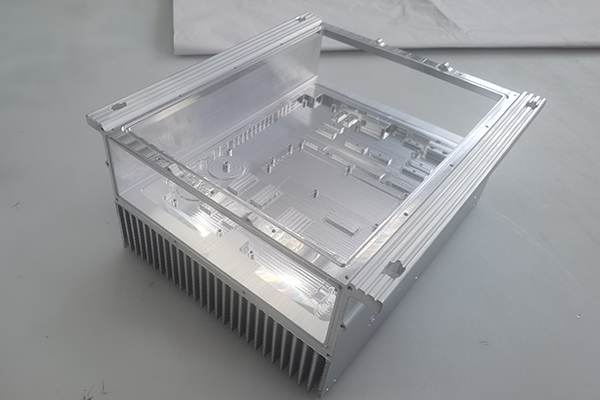 Dual-baseplate radiator