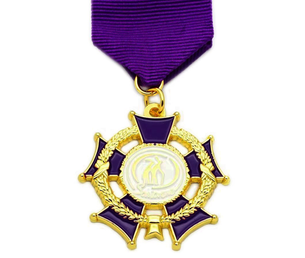 Gold medallion3