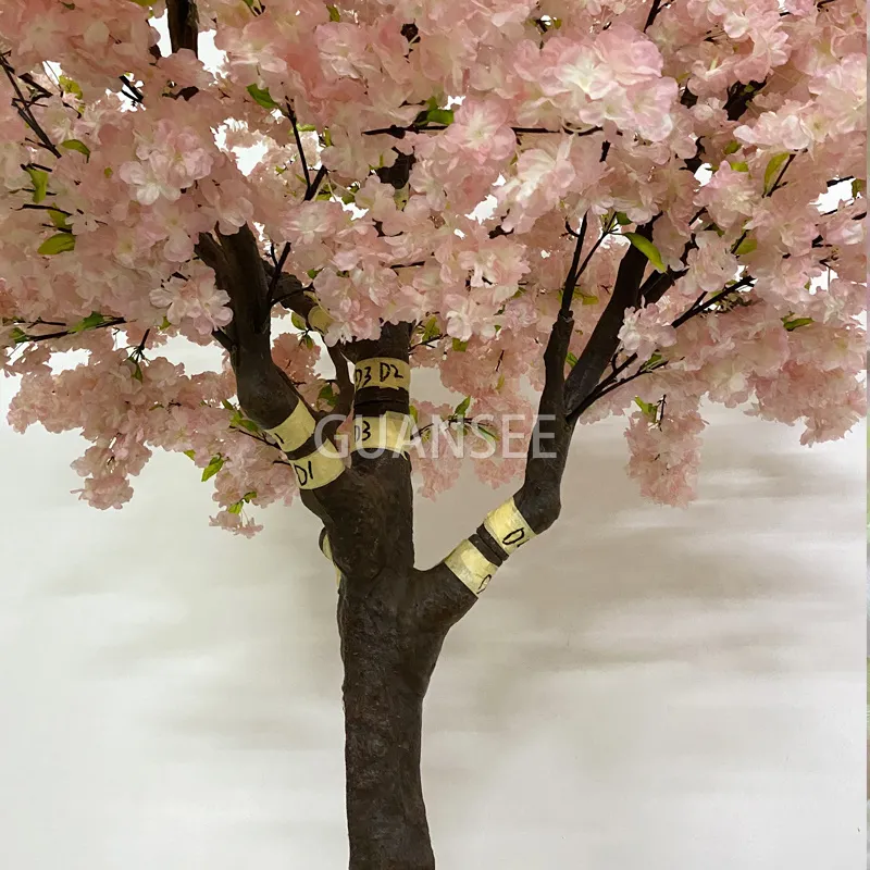 What Tree to Plant for a Wedding Ceremony?