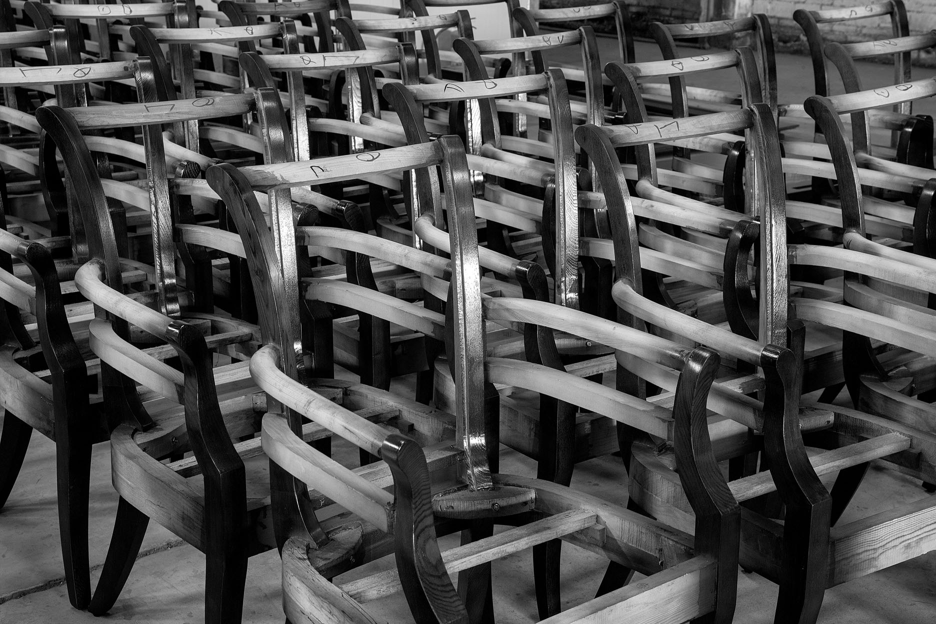 OEM/ODM Luxury Modern Solid Wood Furniture for Villa