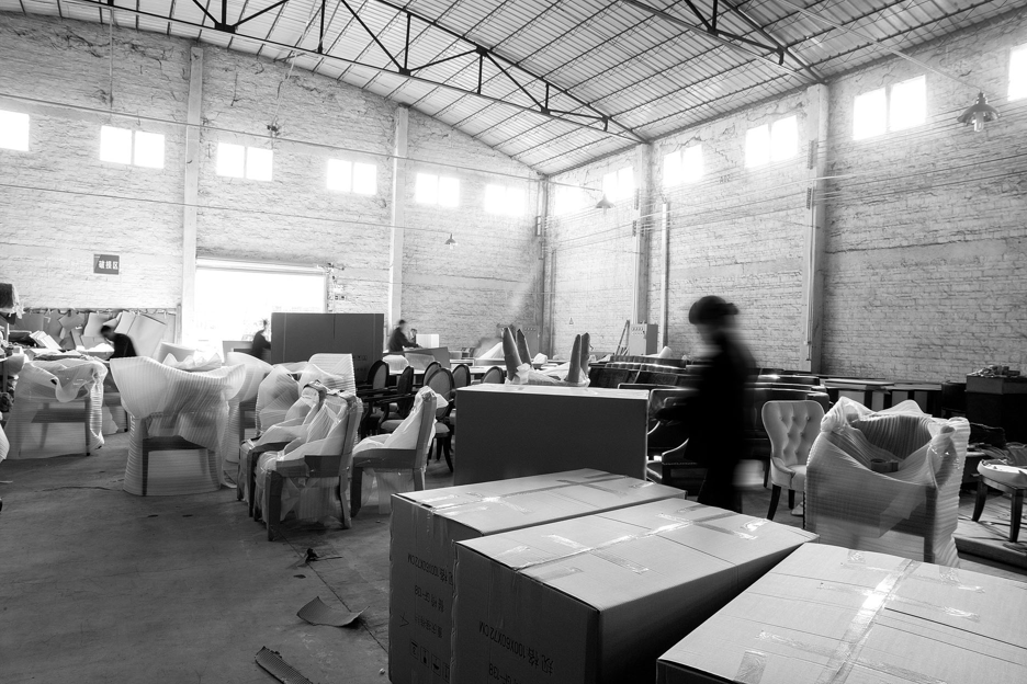 OEM/ODM Luxury Modern Solid Wood Furniture for Villa