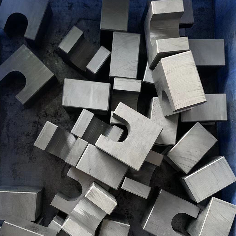 What Are the Raw Materials of Graphite?