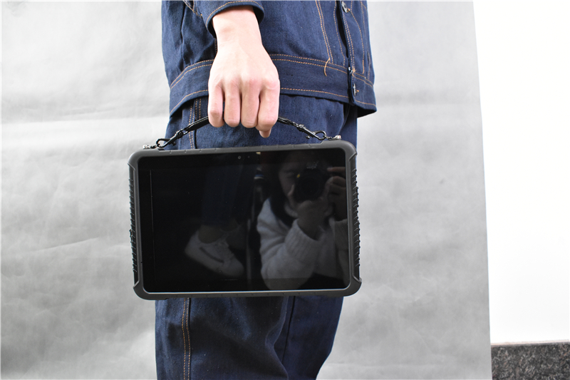 Esplorare le applicazioni versatili del tablet robusto Windows 10 in ambienti impegnativi