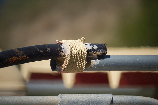 What is the energy-saving principle of electric heating tape?