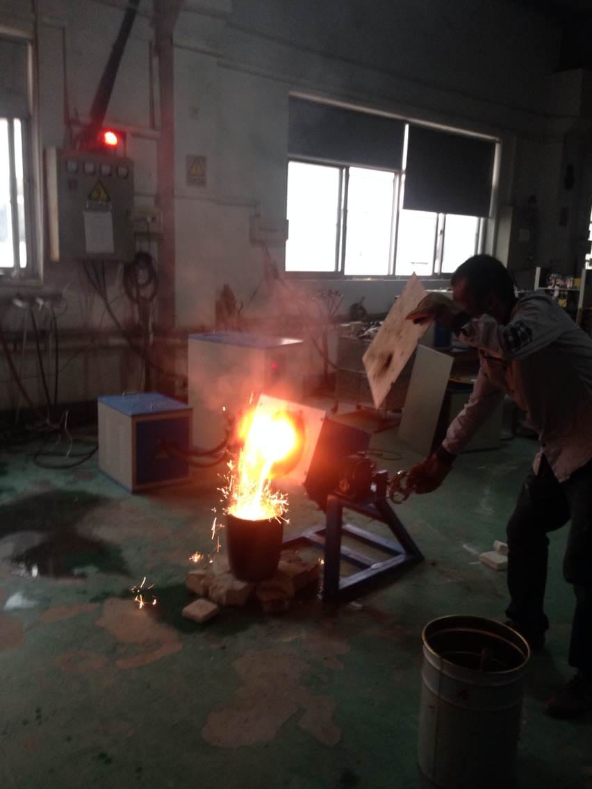 10KG to 1000kg Induction Foundry Melting Furnace for Scrap lead battery  Recycle Scrap Copper Scrap Aluminum