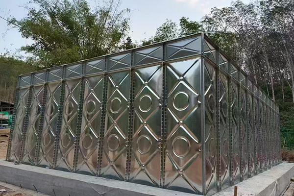 Floating Floor-Free Water Tank