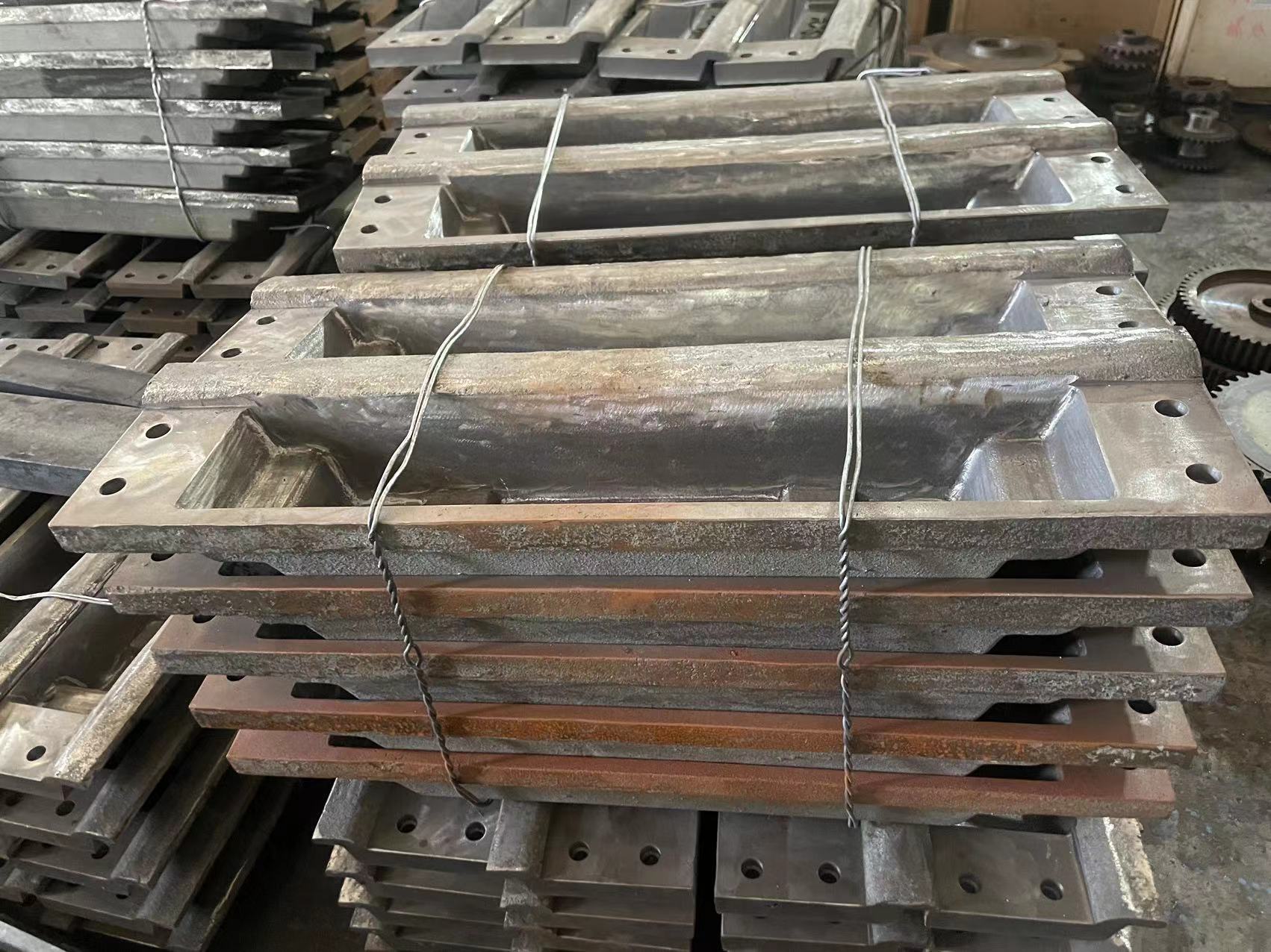 Customized Size High Temperature Nodular  Cast Iron Materials  Small 25KG Lead Ingot Molds for lead ingot Casting Machine
