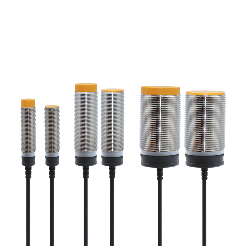 Three-Wire Cylindrical Proximity Sensor
