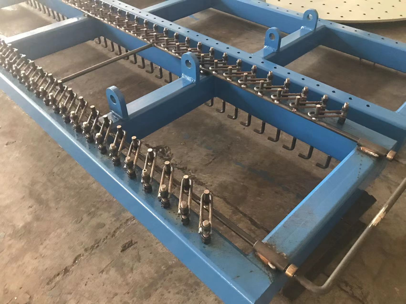 Xiangtan Lufeng Customized Size of Anode and Cathode Plate Hanger for Lead Ore Refining Electrolysis Machine