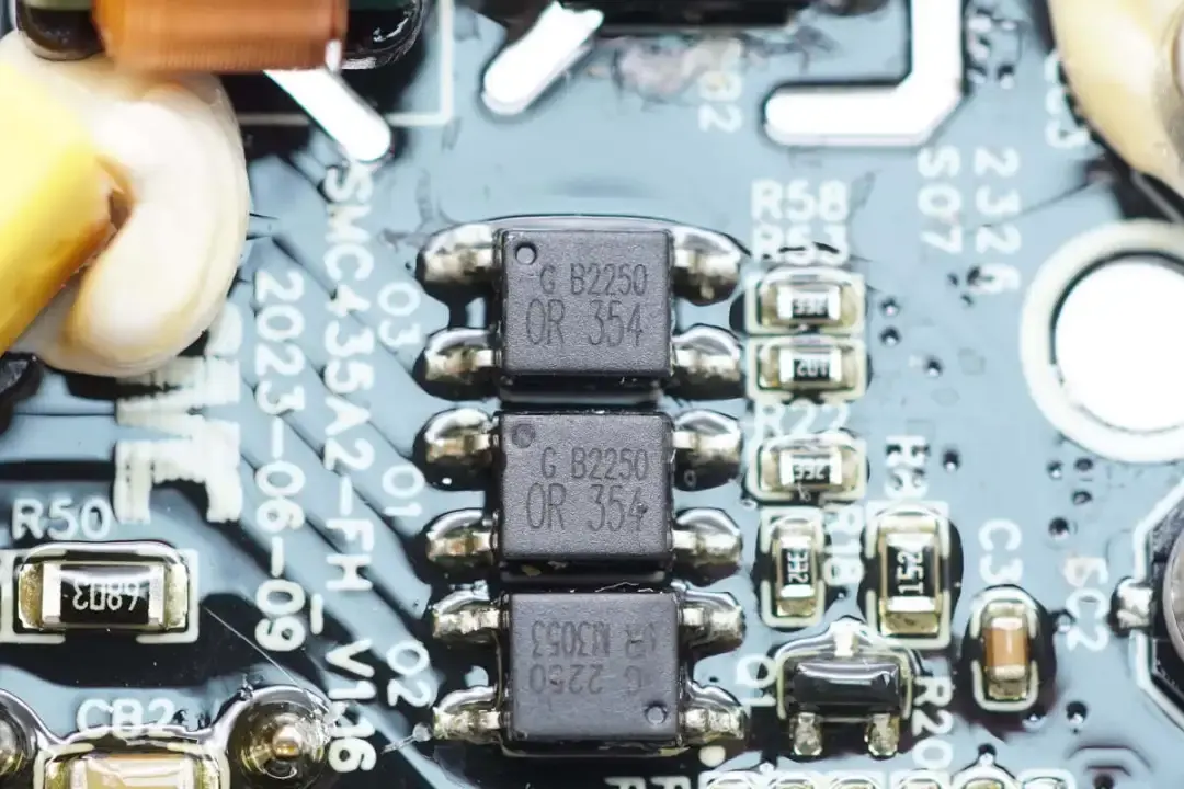 Case Sharing: High-Speed Hair Dryer Application-The Application of Orient Thyristor Optocoupler and Transistor Optocoupler