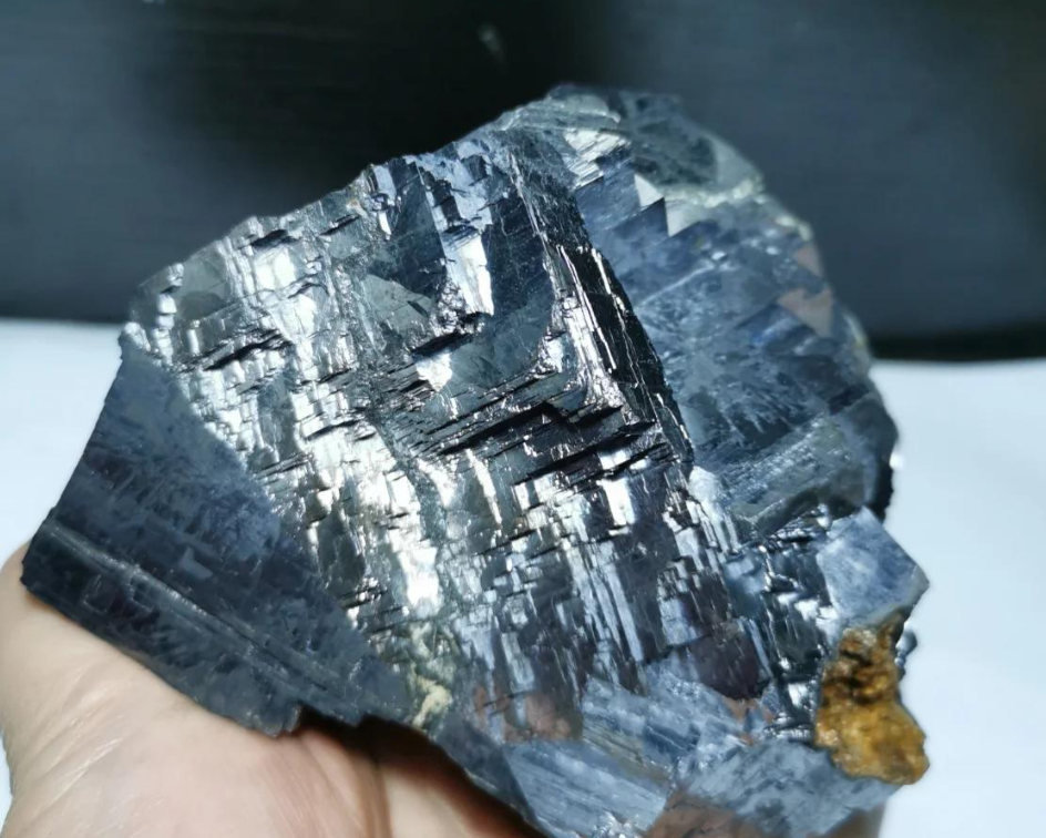 The purity of lead ore is 79%, with only 6.86% silver and 0.49% iridium. Does this lead ore really exist?