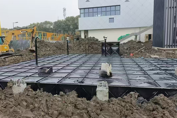 Large Split Round Drinking Water Tanks Are Popular In The Market