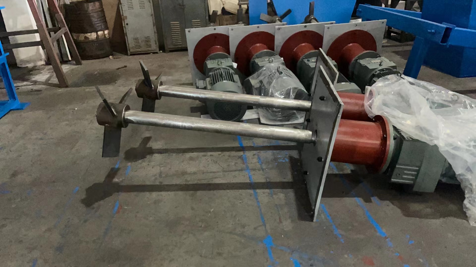 we can custom from 2T to 100T Lead Liquid mixer machine for lead refining furnace of scrap lead battery recycle