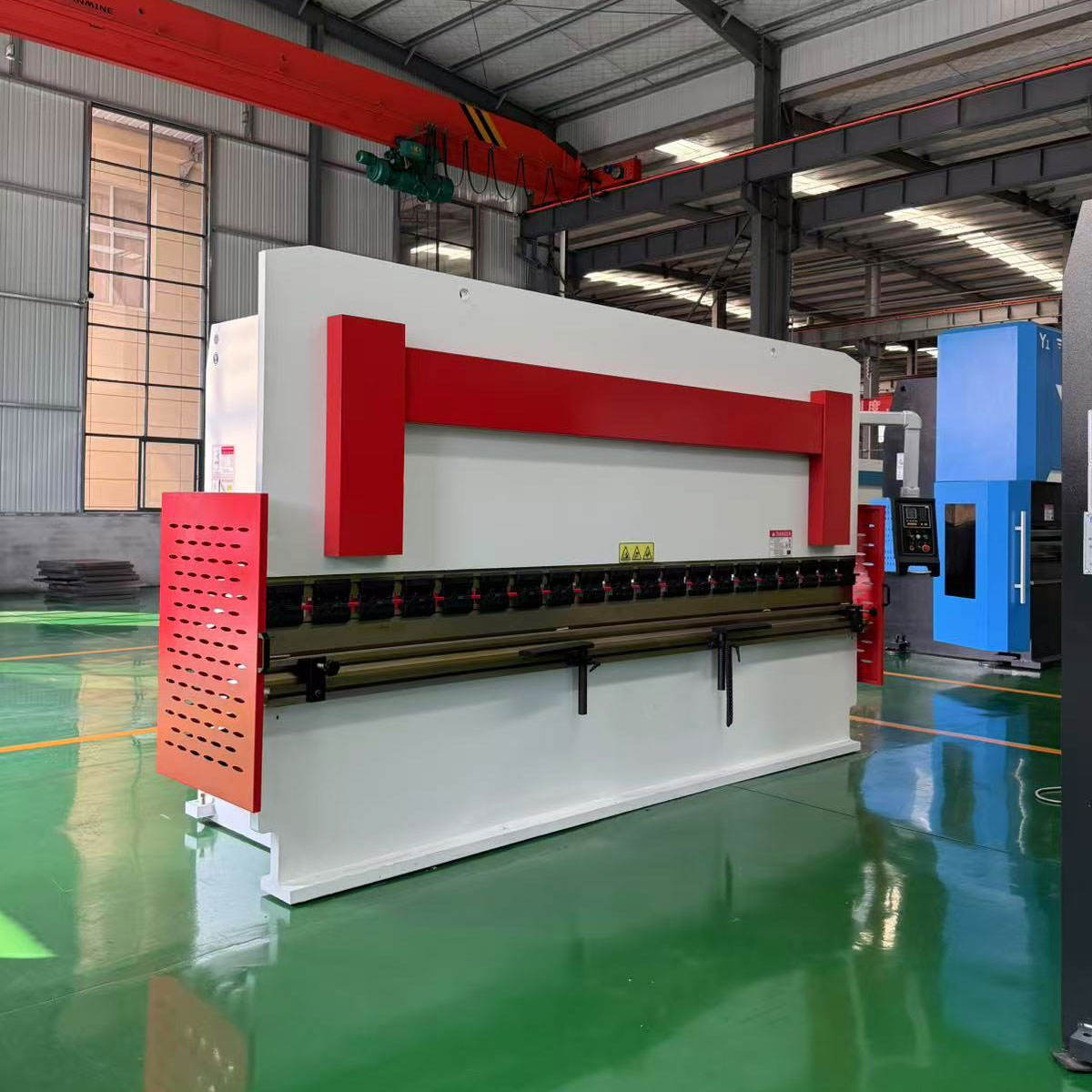 Press brake for stainless steel bending