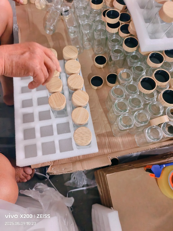SuanHouse Successfully Delivers Premium Glass Spice Jar Sets to Repeat Customer in Thailand