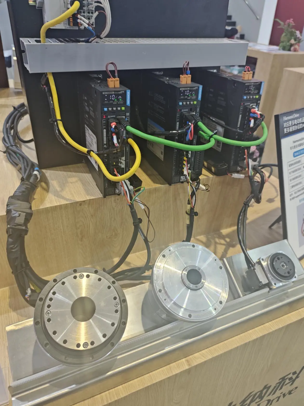 Innovative Applications of HarmonicDrive Actuators in Semiconductor Equipment