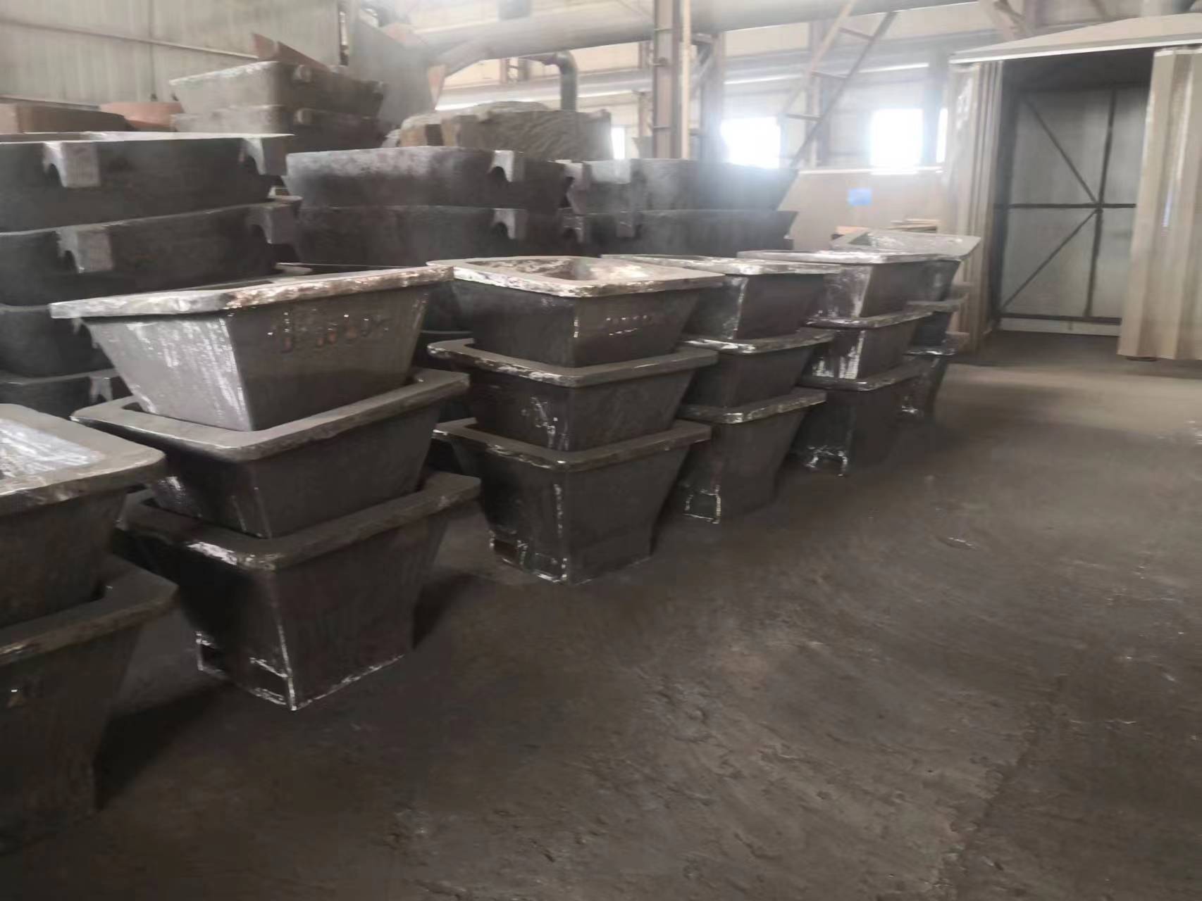 Customized 500KG   1T 1.5T 2T  Crude Copper Ingot Molds with Forklift Hole for  Scrap Copper Recycle 