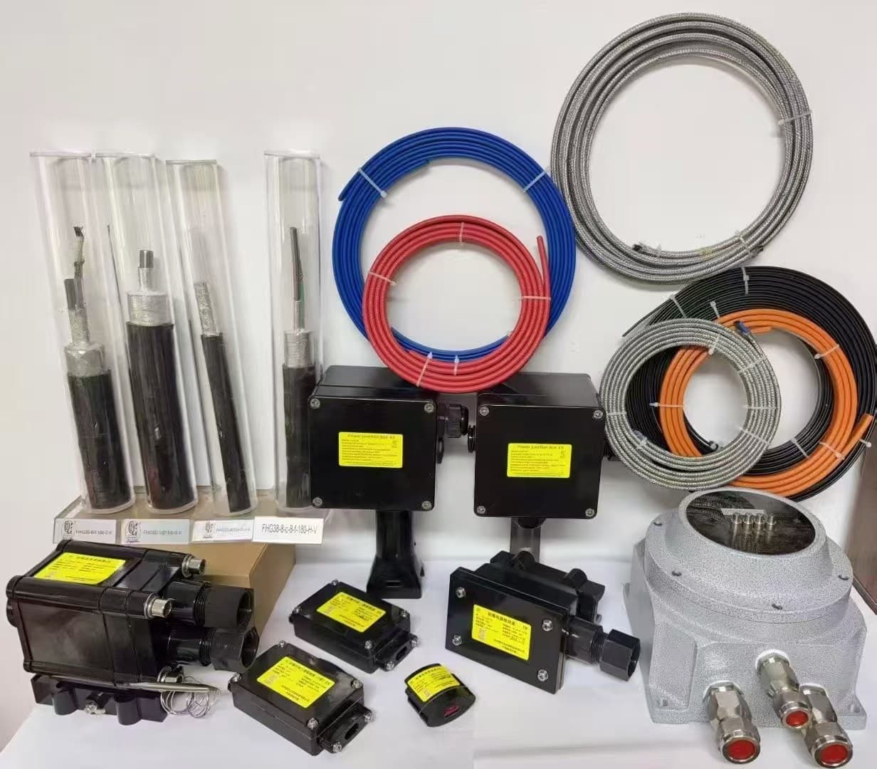 Zhejiang Qingqichen Electric Heating provides electric heating products for overseas enterprises' equipment and facilities, exporting electric heating products for the Siberian project.