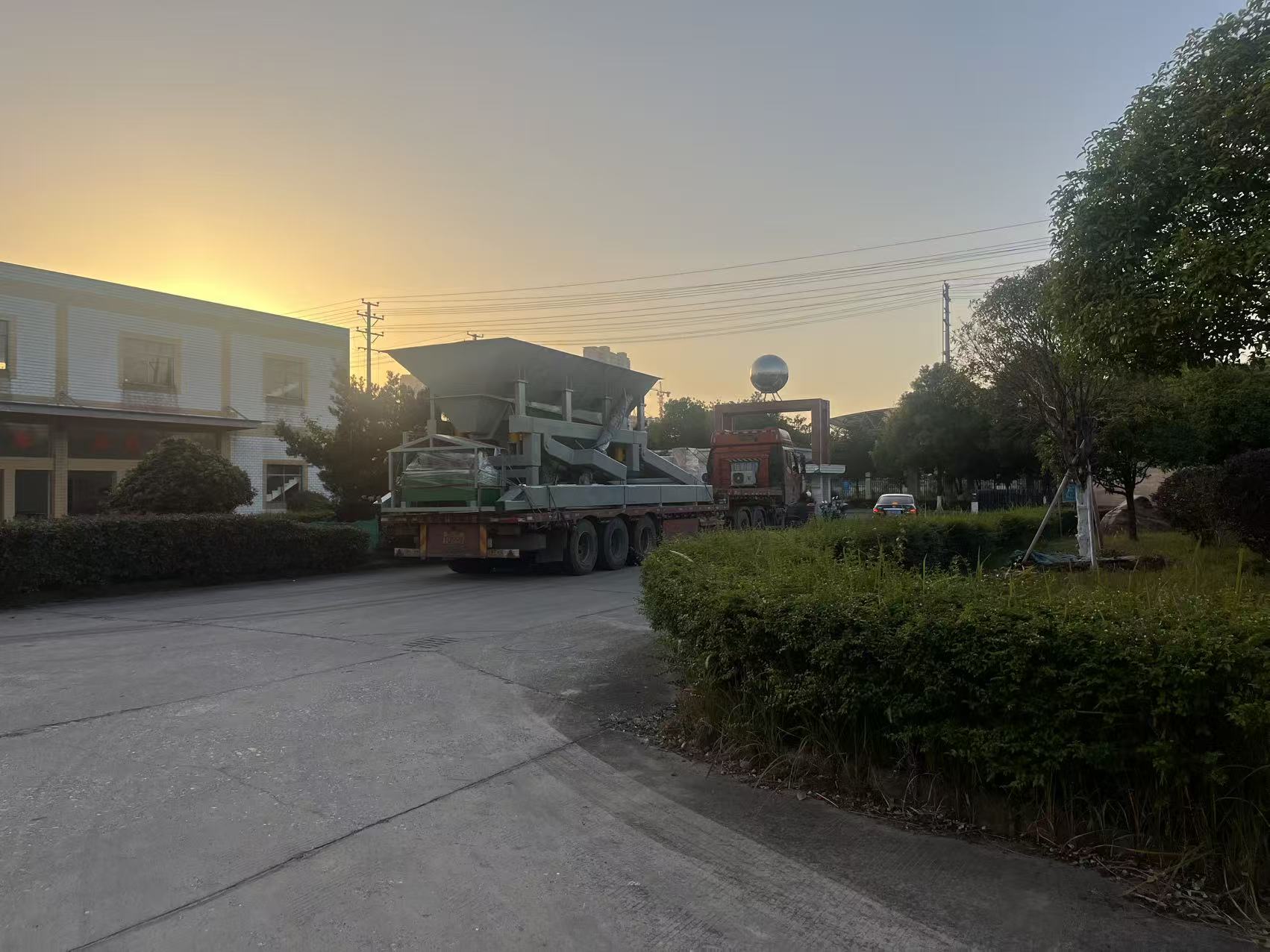 40T automatic vibration feeding device is shipping to clients 