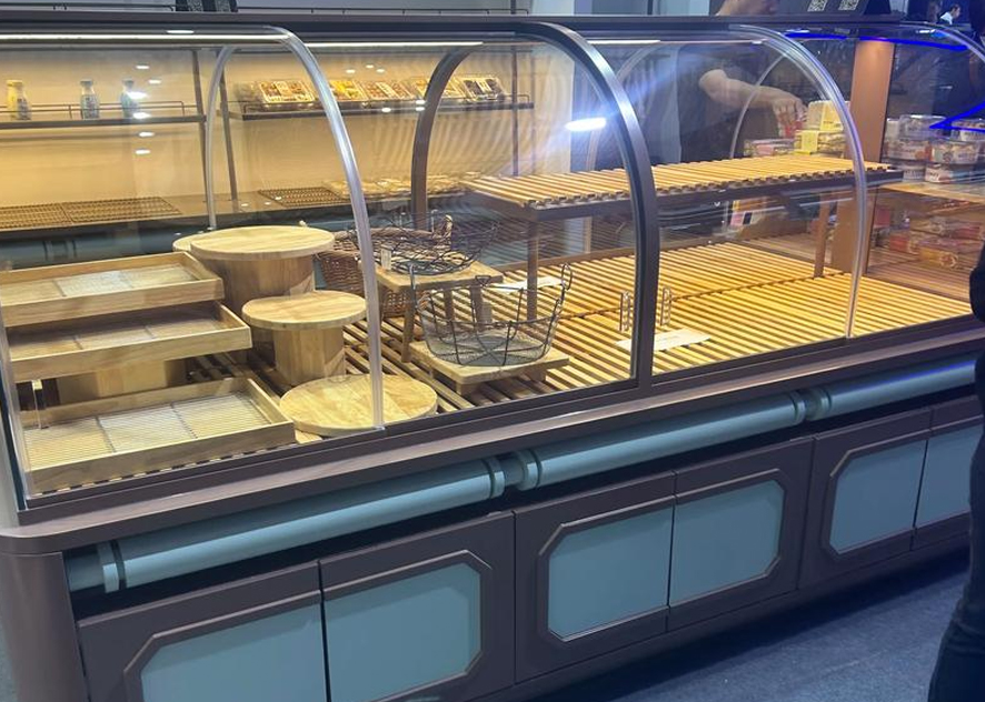 Electric heat tracing belt protects pastry storage