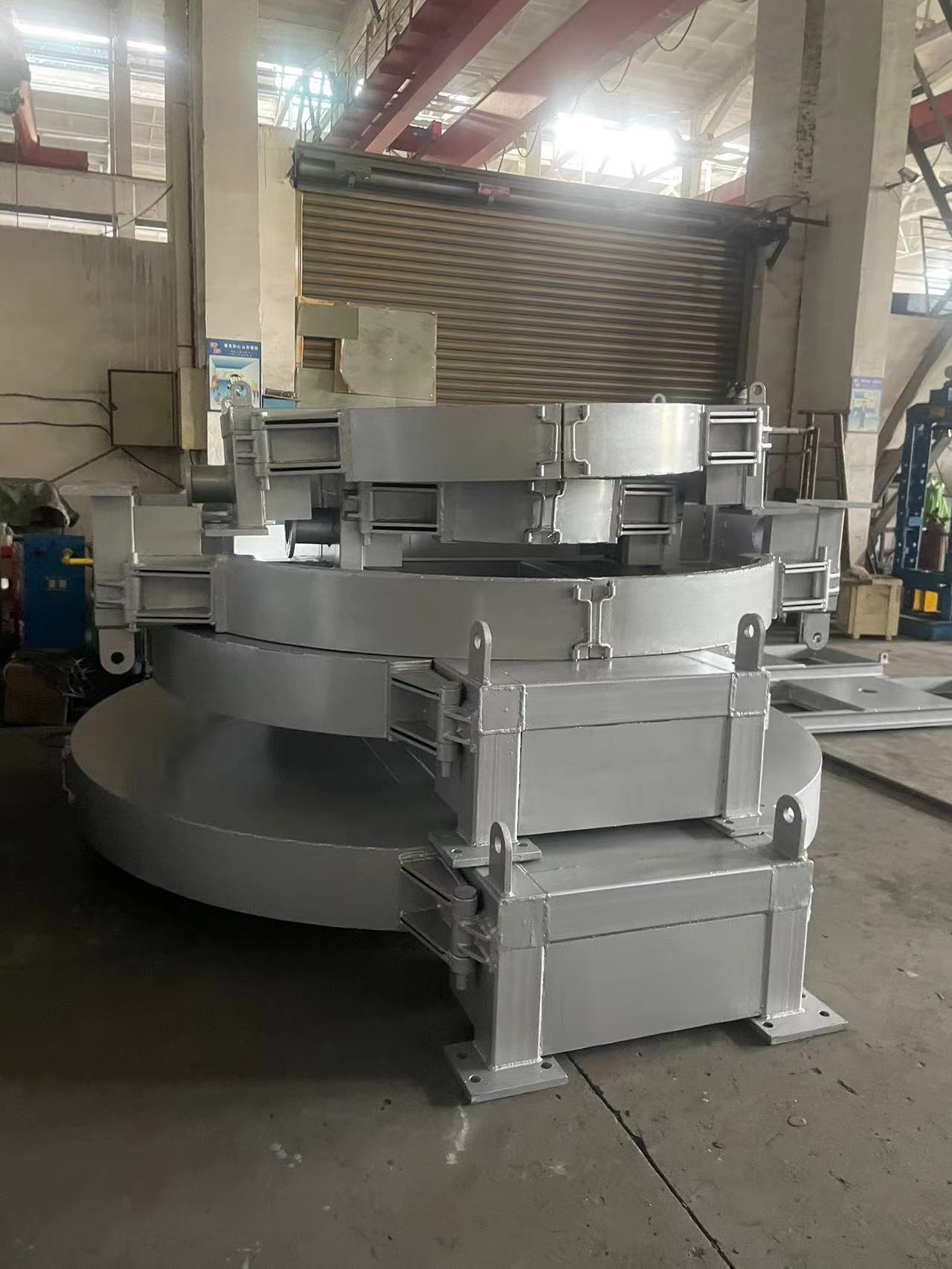 we can custom from 1T to 150T cover for lead refining furnace of scrap lead battery recycle 