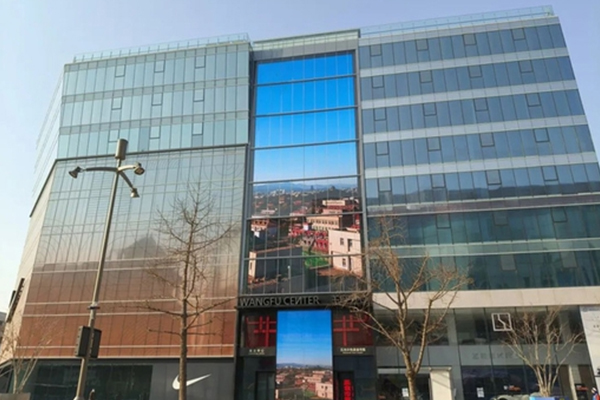 City Landmark Light and Shadow Show&mdash;Technical Aesthetics and People Flow Effect of LED Crystal Film Screen