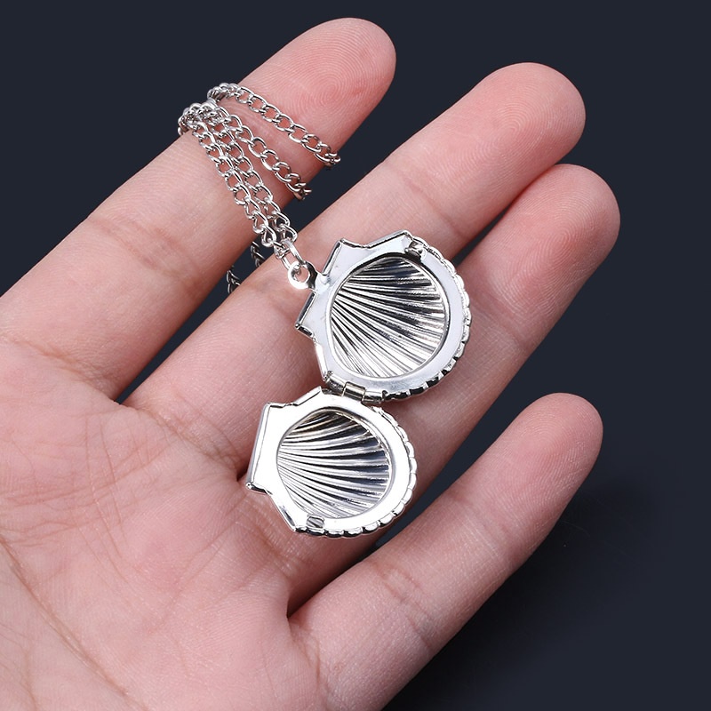 Shell Pendant Necklaces