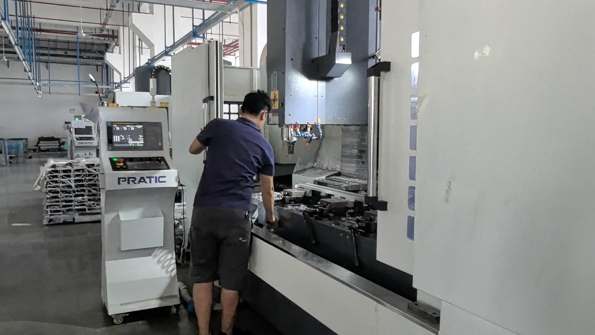 2500CNC.jpg