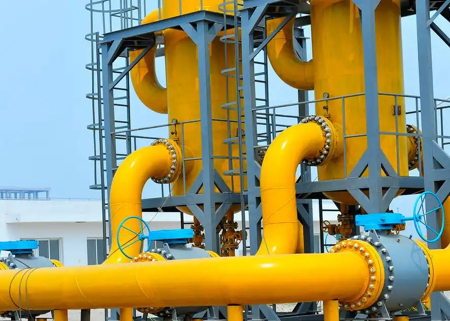 Electric heat tracing bands are used for natural gas extraction
