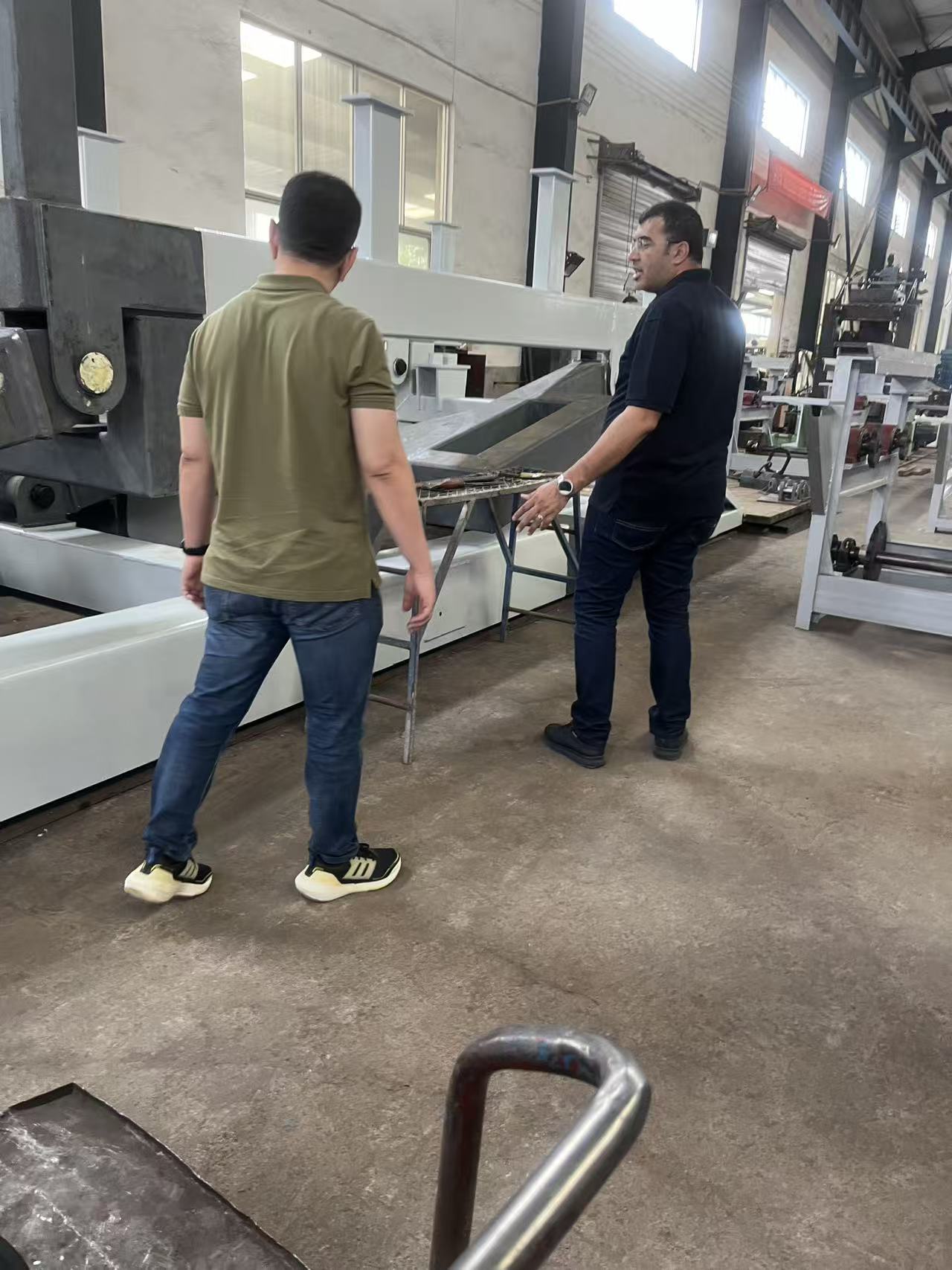 Jordanian customers come to visit our factory