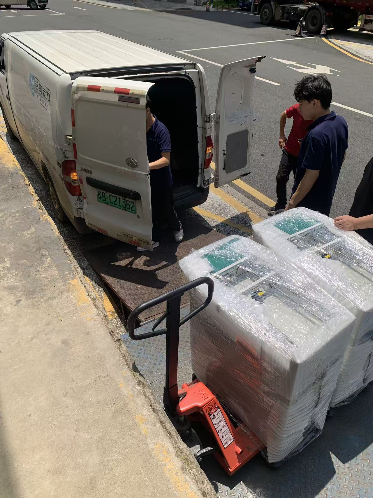 Huidia Completes Factory Dispatch of SMT Peripheral Equipment for Vietnam Order 